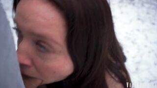 Slutty girlfriend relaxes my fat cock in snowy winter park - 3 image