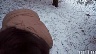 Slutty girlfriend relaxes my fat cock in snowy winter park - 8 image