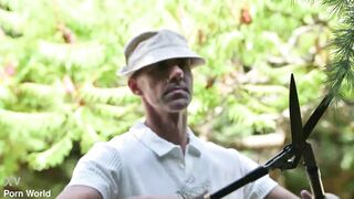 Bikini Babes Lia Lin And Vanessa Alessia Seduce The Gardener Into A Steamy Threesome In The Sun GP3299 - 7 image