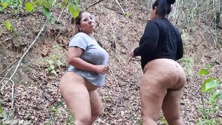 Sapphire and Pandora Twerk Outdoors - 4 image