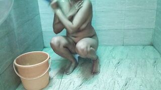 Indian village girl tight pussy outdoor bath video, desi beautiful girl xxx video - 13 image
