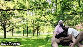 Indo Bokep Real Couple Outdoor sex . Muslim Couple affair in public park - 11 image