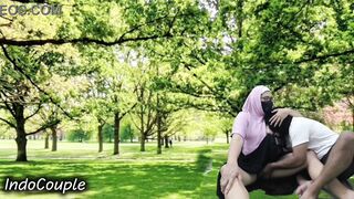 Indo Bokep Real Couple Outdoor sex . Muslim Couple affair in public park - 8 image
