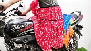 Indian girlfriend has outdoor sex with lover