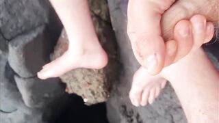 AMATEUR PUBLIC CUMSHOT | OUTDOOR JERK OFF - HE LIKES TO SHOW OFF IN PUBLIC AND SHOW IT TO EVERYONE