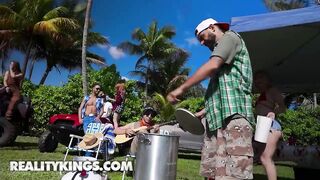 REALITY KINGS - Cheerleader Kait’s Wild Outdoor Bash Heats Up With Tit Flashes, Pussy Eating And Cheered-On Sex