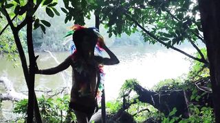 Featuring the return of actress Rebecca Santos, revamped in an outdoor scene in the woods, giving anal sex until she gets cum inside and it squirts out. Vagninho e Rebecca Santos - 4 image