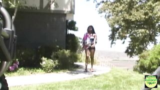 An attractive girl experiences orgasm while receiving a giant penis in her wet hole outdoor