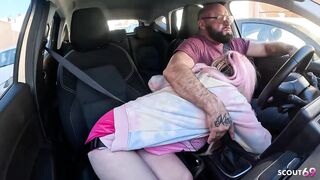 Crazy Bitch Maria Gail seduce old German Uber Driver to risky outdoor Sex without condom - 4 image
