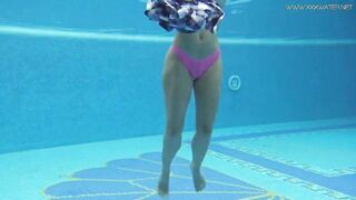 Hot big ass euro milf Sazan underwater erotics - 5 image