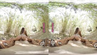VR Conk Outdoor sex with Amazon Lady Cassie Del Isla VR Porn - 13 image