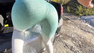 Cant resist her yoga pant and pull over to fuck her outdoor - 4 image