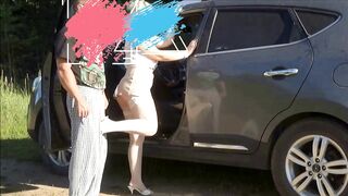 Strict business lady educates the driver for the mess in the car - 8 image