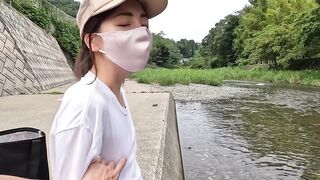 Hentai couple peeing and fucking in the river - 12 image
