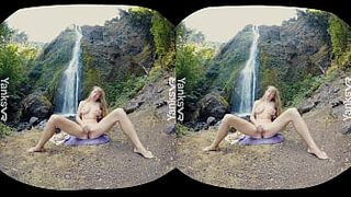Yanks Amateur Beauty Verronica Masturbating In VR - 1 image